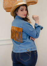Cargar imagen en el visor de la galería, CHAQUETA DENIM COWBOY
