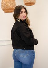 Cargar imagen en el visor de la galería, CHAQUETA NEGRA FLECOS
