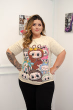 Cargar imagen en el visor de la galería, CAMISETA LABUBU BEIGE
