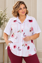Cargar imagen en el visor de la galería, BLUSA MARIPOSAS CUADRADO
