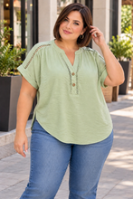 Cargar imagen en el visor de la galería, BLUSA MANZANA
