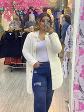 Cargar imagen en el visor de la galería, GABÁN PUFFY
